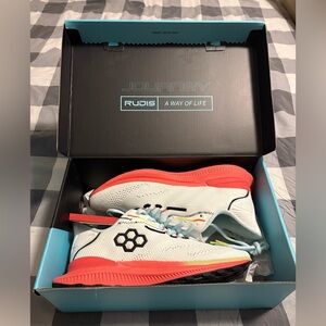 NWT Rudis Journey Knit Thermal athletic Sneakers